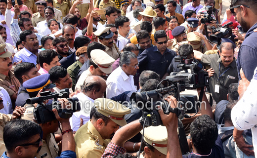 Pinarai arrives in mangalore